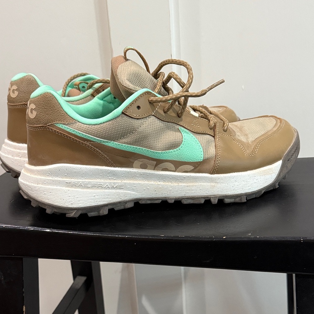 NikeACG Lowcate 'Limestone Green Glow' mens size 11